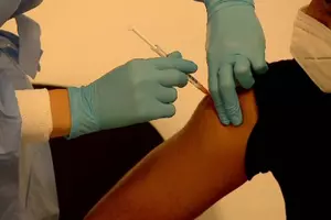 Ai certificat fals, dar chiar vrei să te vaccinezi? Iată ce se poate întâmpla