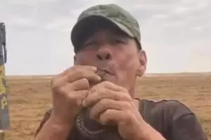 Un fermier din Rusia a murit după ce a vrut să înghită o viperă de stepă. Medicii nu l-au putut salva: "Limba i se umflase atât de tare că abia îi mai încăpea în gură" | GALERIE FOTO