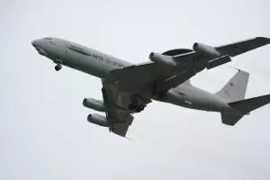 The Americans lifted it off the ground "The plane of the Apocalypse" for a training flight.  The plane is specially designed for nuclear warfare