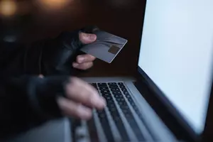 Caz incredibil în Franța! A furat 200.000 de euro dându-se drept un fotbalist celebru! Metoda incredibilă cu care a păcălit sistemul