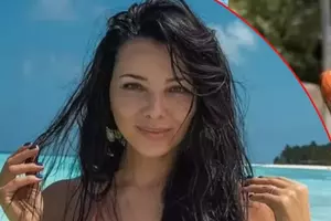 10 vedete din România care au făcut furori în costum de baie. Imagini spectaculoase cu Antonia, INNA, Bianca Drăgușanu și alte dive