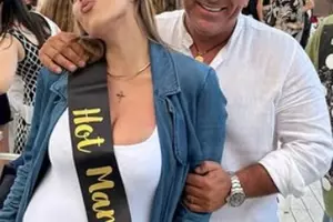 Ce diferență de vârstă există între Roxana Nemeș și soțul său, Călin Hagima. Artista a devenit mamă de gemeni