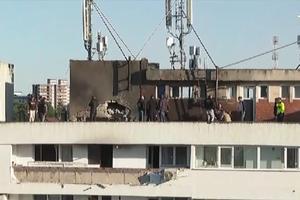 Cum arată blocul din Galați peste care s-a prăbușit o dronă