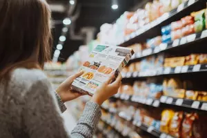 Consumul își continuă coborârea pe toată linia și trage economia în jos. Chiar dacă e un trend în toată Europa, România e campioana scăderilor