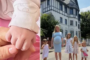 Laura Cosoi a născut cea de-a 5-a fetiță! Ce nume vechi și frumos a ales vedeta pentru micuță