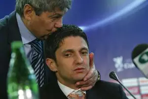 Răzvan Lucescu cerere de protecție pentru numele tatălui său: 1.027 de puncte nominalizate de la sutiene și costume de bal mascat până la extracții mi...