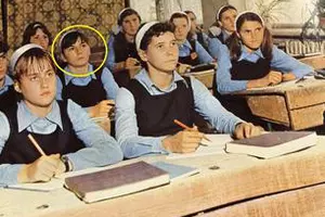 O poză inexplicabilă » Cine apare în bancă alături de marea Nadia Comăneci: „Nu înțeleg cum e posibilă!”