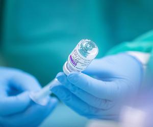 Femeie de 46 de ani, reacție de tip anafilactic după vaccinarea cu AstraZeneca, potrivit Comitetului Național de Vaccinare