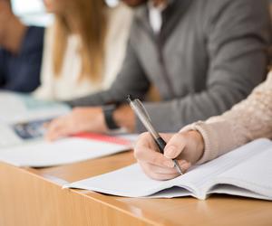 Postmodernismul – istoricul și trăsăturile curentului literar