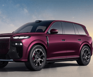 Chinezii au clonat Rolls-Royce Cullinan și au lansat o sufragerie pe roți la un preț de zece ori mai mic. Modelul a primit 20.000 de comenzi în 20 de ore