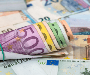 Bonus de 500 de euro pe lună, timp de un an, pentru părinții care pleacă din casă după separare sau divorț, în Italia