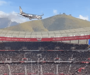 Milioane de oameni au văzut imaginile live și nu au crezut că sunt reale » Cât de aproape au trecut două avioane de un stadion plin