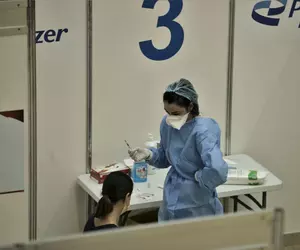 Patru persoane nevaccinate, în echipa care imunizează la un centru din județul Giurgiu