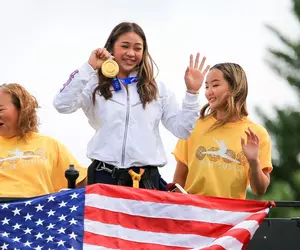 O campioană olimpică la gimnastică, victima unui atac rasist: „Am fost atacată cu un spray cu piper”