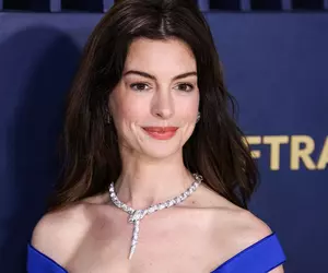 Actrița Anne Hathaway, gravidă pentru a treia oară. Primele imagini cu sarcina avansată. Cum a făcut vedeta anunțul