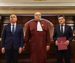 Oamenii președintelui Dan, noile mutări politice și debutul negocierilor pentru guvern. Prima predare simbolică a puterii | Reportaj