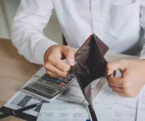 Consumul s-a prăbușit în România în luna aprilie. Nici măcar Paștele nu i-a mai trimis pe români la cumpărături