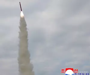 Coreea de Nord a testat rachete de croazieră, înaintea vizitei lui Trump în Coreea de Sud: „Întărim neîncetat postura de luptă nucleară”