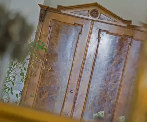 Polițist din Timișoara, operat de urgență după ce a răsturnat un dulap de care un bărbat își legase ștreangul