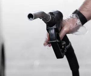 Motorina s-a ieftinit cu aproape 50 de bani în ultimele 6 zile. Cât costă un litru de carburant miercuri, 13 mai 2026, în București, Cluj-Napoca, Timișoara, Iași și Constanța
