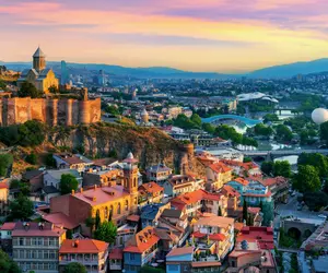 Consiliul European avertizează asupra crizei politice din Georgia. Țara se află în risc iminent de dictatură