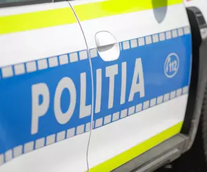 Doi oameni au murit carbonizați într-o mașină care a intrat într-un cap de pod și a luat foc, în Vrancea