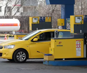 Petrom a rămas fără motorină în unele benzinării, în urma prețurilor mai mici decât la alte stații. Reacția companiei
