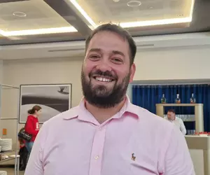 Paradoxul medicinei de familie la țară: analizor de biochimie în cabinet, dar nu sunt bani de kituri. Dr. Cristian Irimescu: „Stăm cu aparatura modernă degeaba”