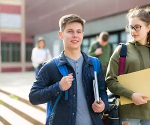 Lista liceelor din București și țară care vor pilota la anul planurile-cadru alternative. Ministerul a prelungit perioada înscrierilor în program 