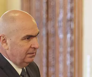 Peste juma‘ de miliard? Mai bine-i furați decât să-i pierdeți. AUR nu se potrivește cu PNL?