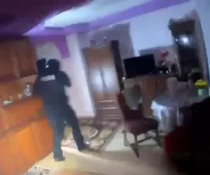 Momentul în care bărbatul din Neamț este împușcat mortal de luptătorii SAS: „Hai afară, lasă arma, nu îți facem nimic! Discutăm și atâta tot”