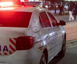 O femeie de 74 de ani din Constanța, atacată în casă de o vânzătoare ambulantă de haine