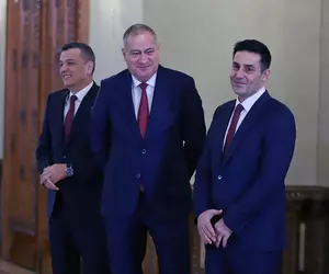 Viața politică la români: gargară, curluntrism și laudatio pe bani publici