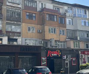 Tecuci, capitala păcănelelor. „Moși și romi mai suntem. Dacă n-ar fi păcănelele, ne-am sparge dinții zilnic”