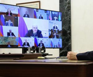 Vladimir Putin le spune rușilor că îi apără de „teroriști” atunci când le blochează internetul, dar explicațiile lui sunt considerate minciuni