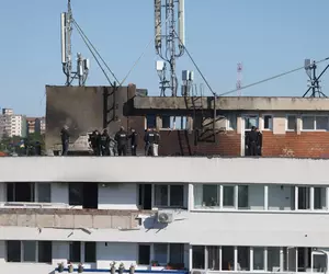 Ce cred românii despre drona prăbușită pe un bloc din Galați: 58,6% consideră incidentul ca fiind unul „foarte grav”