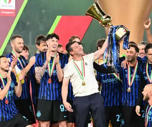 Inter Milano câștigă Cupa Italiei, 2-0 împotriva lui Lazio Roma. Cristi Chivu este unic în istoria Interului