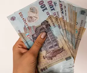 Câți bani a strâns un român cu venit mediu la Pilonul 2 de pensii, după 18 ani de contribuții
