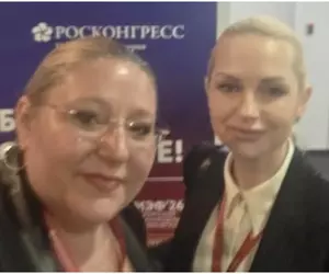 Diana Șoșoacă, pe scenă alături de fugara Marina Tauber, căutată internațional, la „Davosul rus”: „Nu putem lipsi”