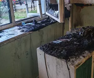 O școală a luat foc în Oradea. Fumul a înghițit clădirea până la etajul 2