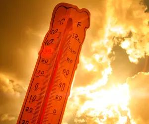 43 de grade Celsius, temperatura maximă resimțită, la Oradea: harta României, „înroșită” de caniculă