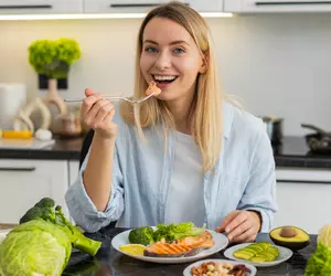 Semnul principal că nu consumi suficiente proteine zilnic. Cum calculezi câtă proteină ar trebui să consumi