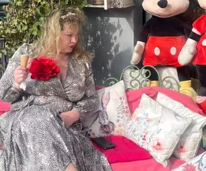 Oana Lis mai are doar 15 lei pe card: „Ce să iau și eu de mâncare să-mi ajungă pentru mâine-dimineață?”