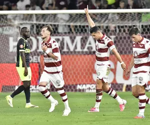 Rapid a făcut spectacol cu CFR Cluj și a urcat pe primul loc în Superliga » Dobre și Moruțan, cei mai buni jucători în derby
