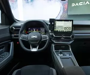 Dacia, lansare revoluționară » Două mașini cu motor TRIBRID, în premieră mondială: electric, benzină și GPL!