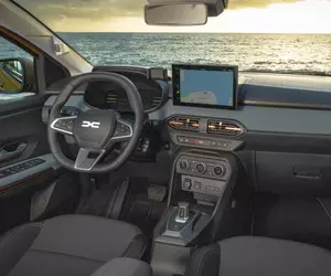 Noul model Dacia se transformă total » Lansează încă un SUV care se va bate cu Renault și Peugeot: primele imagini