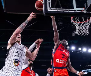 U-BT Cluj-Napoca – CSM Oradea, finală cu trofeul pe masă » Surpriză în BTarena: oaspeții conduc în sfertul secund