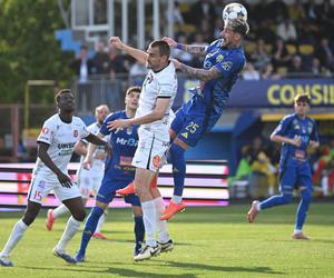 Fotbaliștii echipei retrogradate din Superliga sunt într-o situație disperată: „Au ajuns să trăiască din banii părinților”