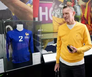 Zi specială la Muzeul Fotbalului: acces gratuit la colecția lui Mircea Lucescu » Gică Craioveanu, prezent la expoziție