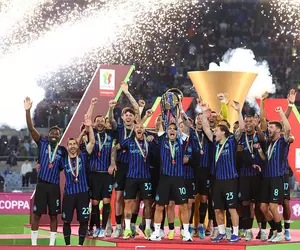 Gestul nemaivăzut făcut de Cristi Chivu, în timp ce jucătorii lui Inter ridicau trofeul